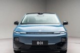 零跑B01 vs 比亚迪秦PLUS:10万级电动车与混动轿车选哪个